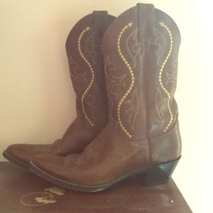 Justin cowboy boots size 8.5B